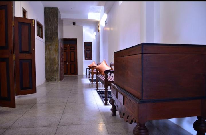 Lanka Bangla Inn Villas Restaurant & Travels คาตุนายากา ภายนอก รูปภาพ